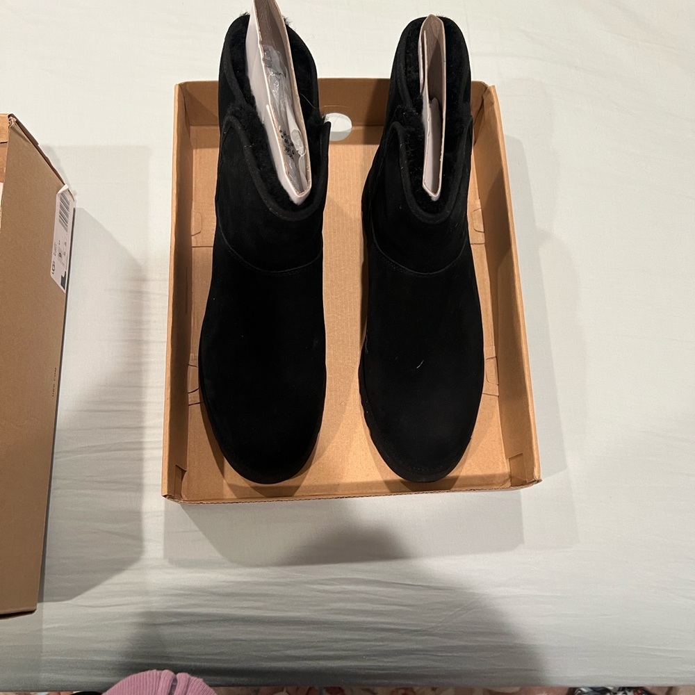 UGG UGG Cory II Boot Black Suede – Women’s 9 – New in Box